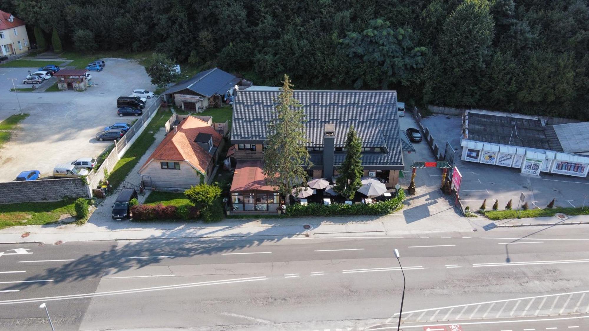 Reich Motel เวเลนเย ภายนอก รูปภาพ